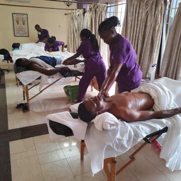 MALE_BEING_MASSAGE